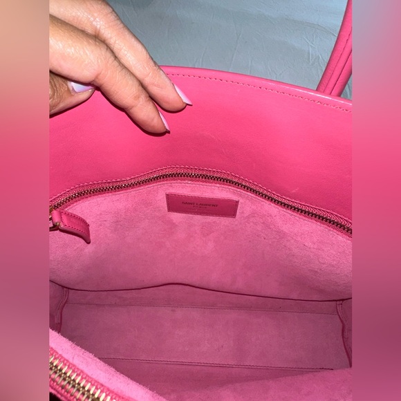 SAINT LAURENT
Calfskin Small Sac De Jour Lipstick Fuchsia - Picture 3 of 16